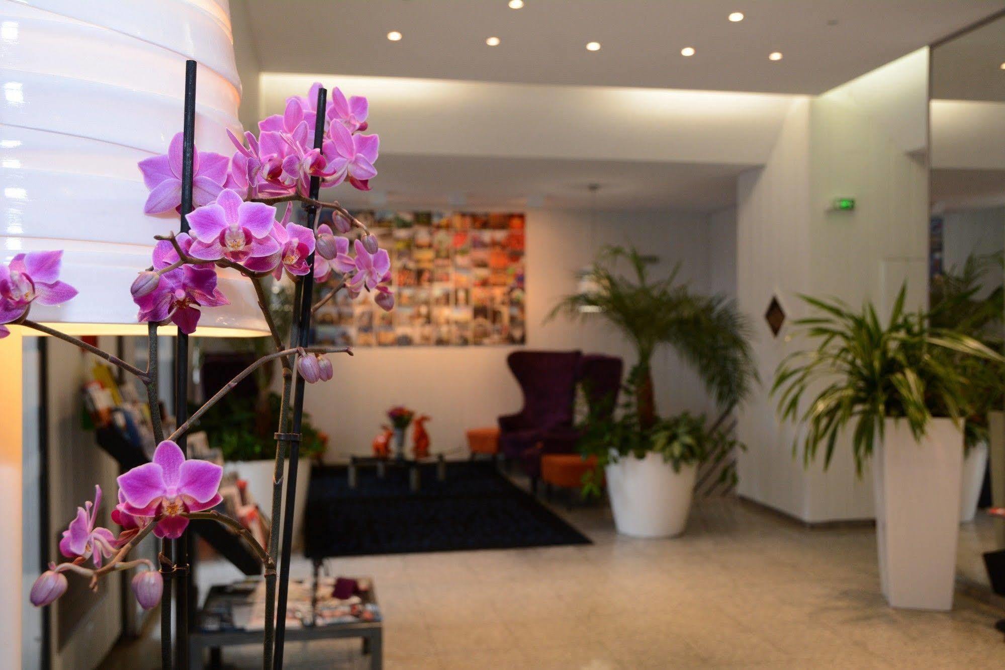 Hotel Gratte-Ciel Ariana Villeurbanne Exterior photo